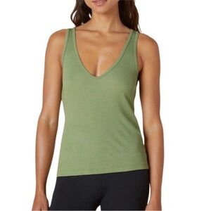 NWT Beyond‎ Yoga Take The Plunge Rosemary Green V-Neck Tank Top Small
